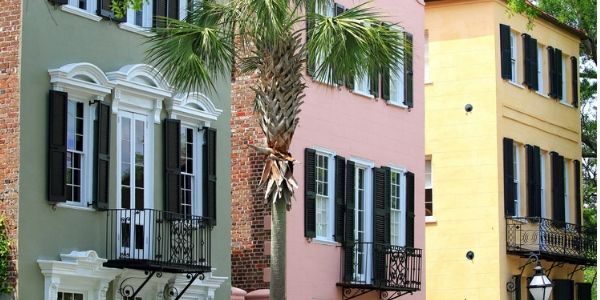 Single house fronts in Charleston